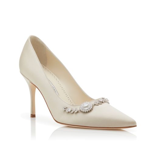 Cream pump shoes best sale