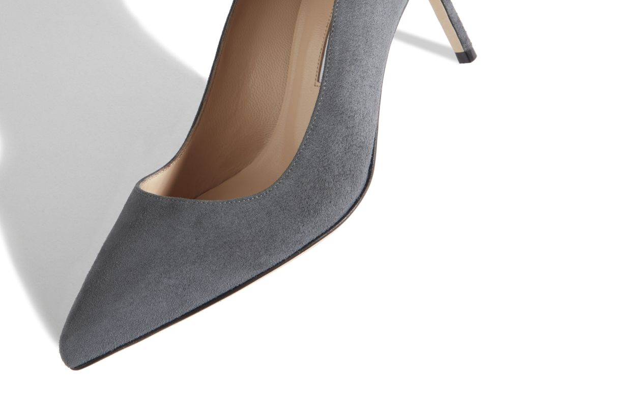 grey suede pumps round toe