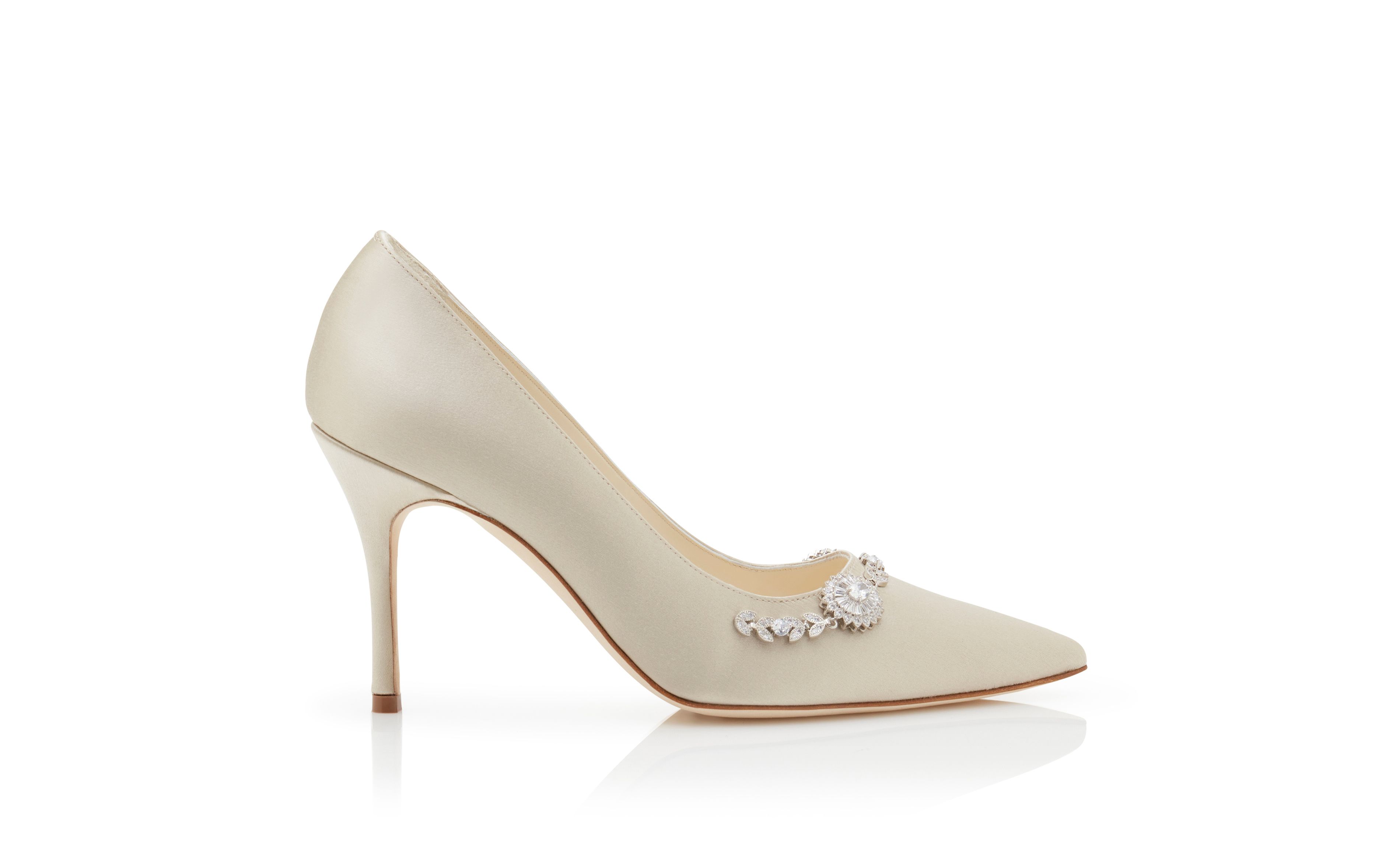 LAMIKPUMP | Cream Satin Embellished Pumps | Manolo Blahnik