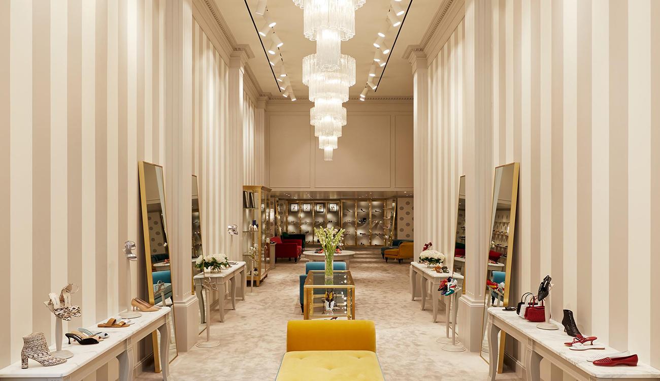 Louis Vuitton Troy Saks store, United States